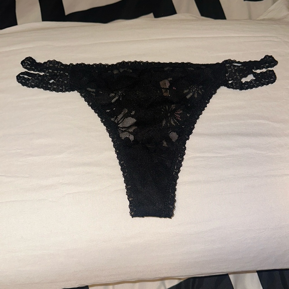 Lace thong